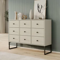 Lyndall^Meubella Hot